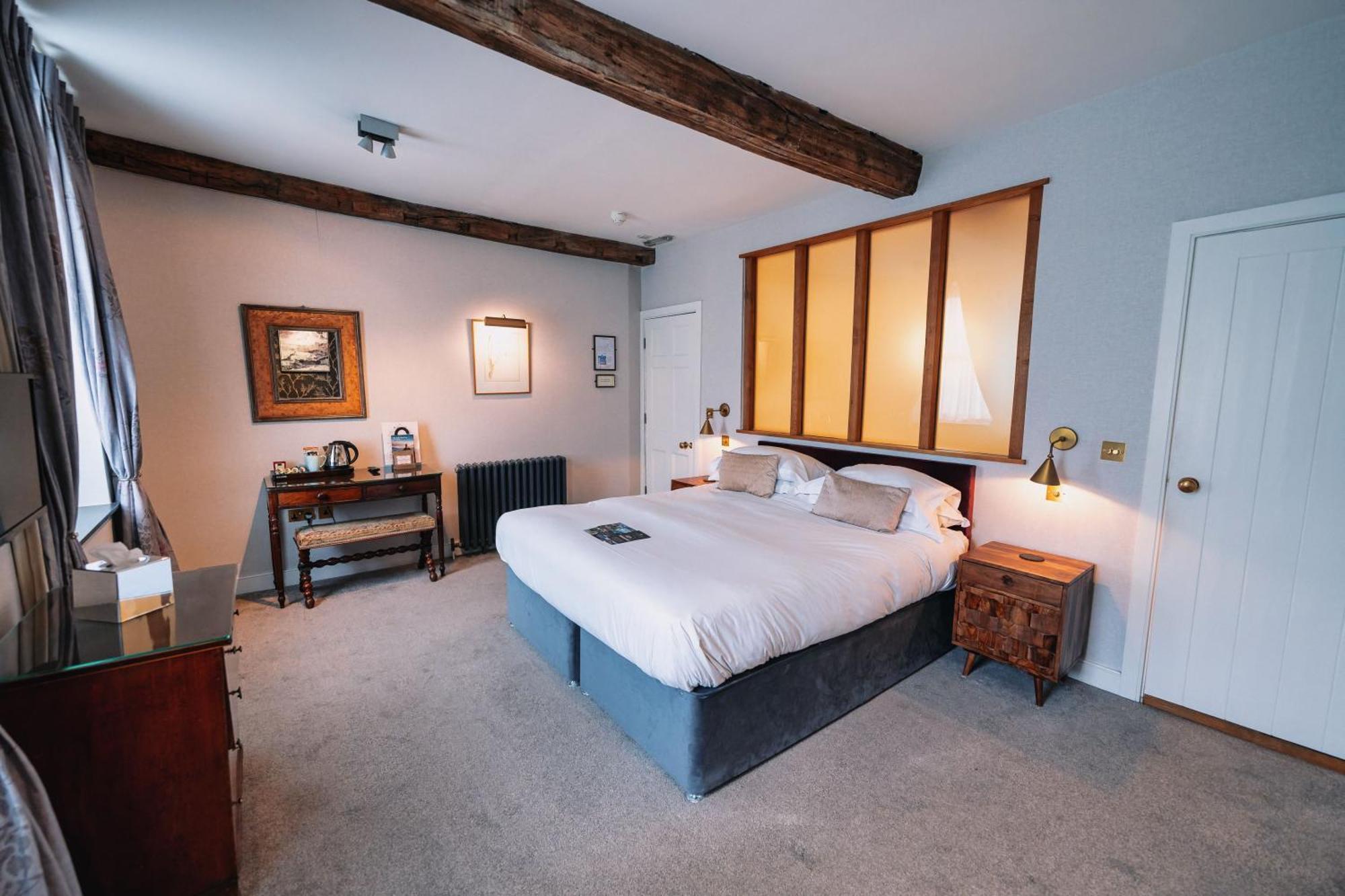 The Bull And Townhouse, Beaumaris- The Collection Group 4*